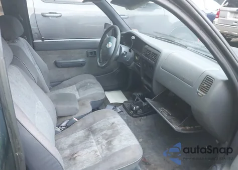 1998 Toyota Tacoma Xtracab z USA, uszkodzony, nr VIN 4TAVL52N7WZ049067